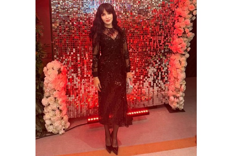 Neslihan Batum, SammyVit Klass Model Türkiye 2025 Gecesinde Zarafeti ve Güzelli�iyle Göz Kama�t�rd�